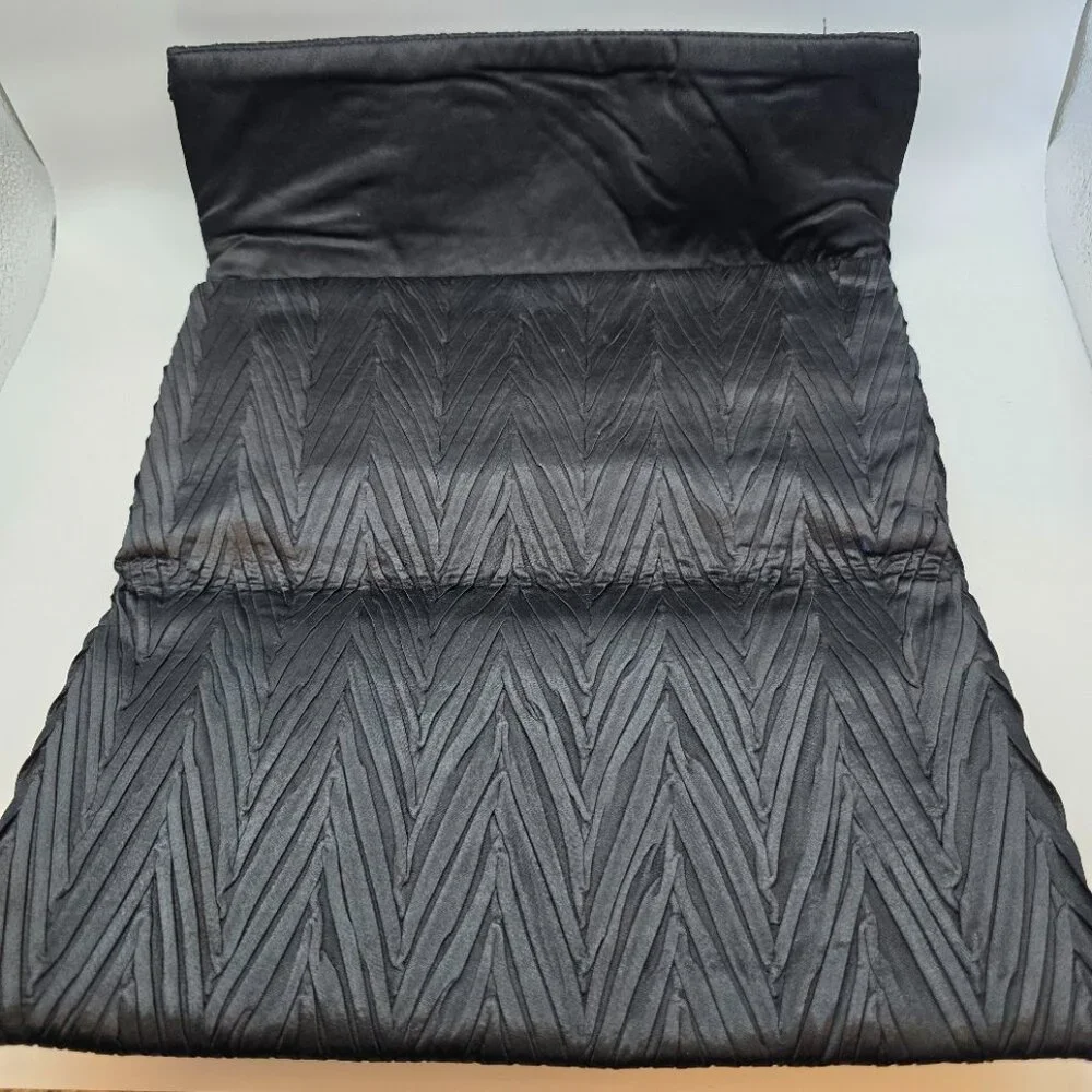 Komarov Textured Fabric Clutch Purse - Black - EUC
